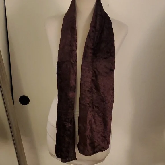 Velvet/cheetah print table runner - Picture 5 of 7